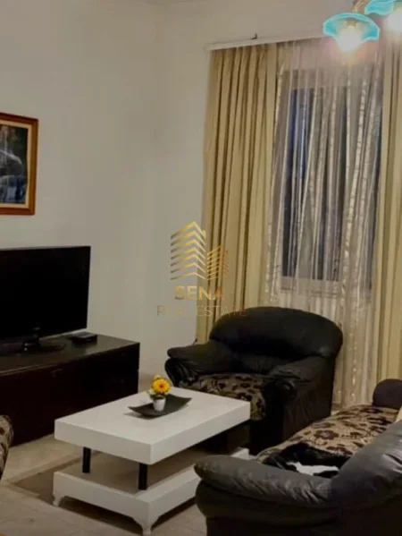 Tirane, jepet me qera apartament 1+1 Kati 1, 65 m² 500 € (Myslym Shyri)