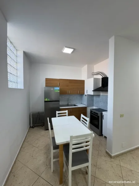 Tirane, jepet me qera apartament 1+1 , 64 m² 590 € 
