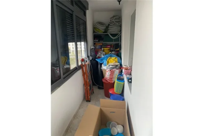 Tirane, jepet me qera apartament 2+1 , 