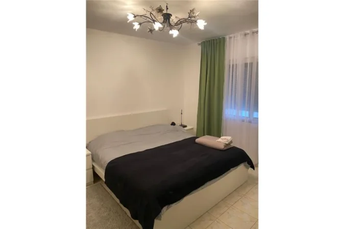 Tirane, jepet me qera apartament 2+1 , 
