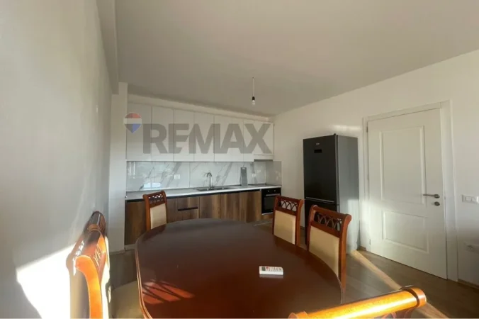 Tirane, jepet me qera apartament 1+1 , 