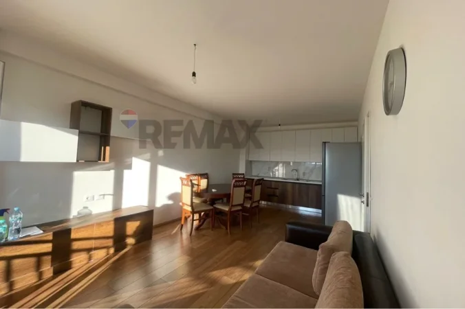 Tirane, jepet me qera apartament 1+1 , 