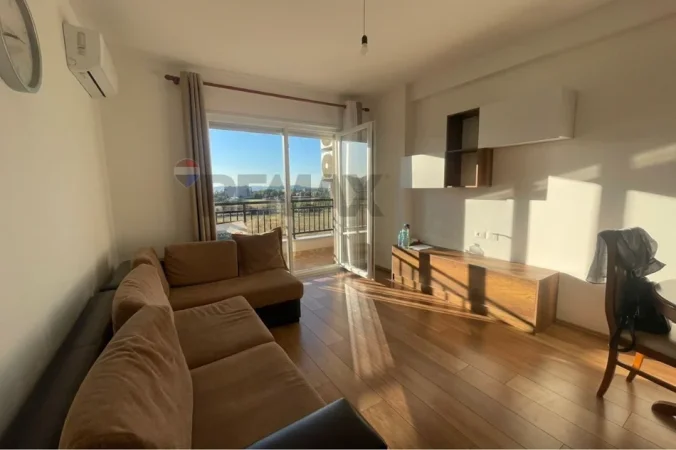 Tirane, jepet me qera apartament 1+1 , 