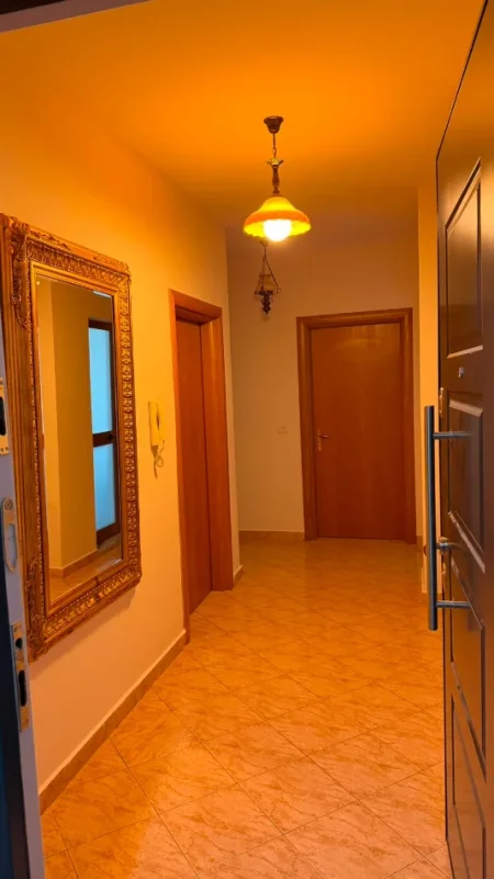 Tirane, jepet me qera apartament 2+1 Kati 4, 97 m² 750 € (Bulevardi Gjergj Fishta)