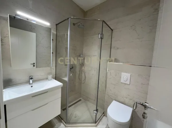 Tirane, shitet apartament 2+1+Ballkon Kati 1, 105 m² 225.000 € 