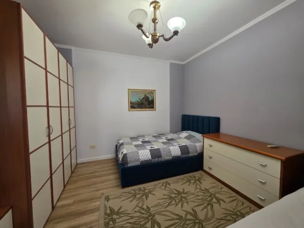 Tirane, jepet me qera apartament 2+1+2 Kati 11, 120 m² 1.000 € (Stadiumi Air Albania)