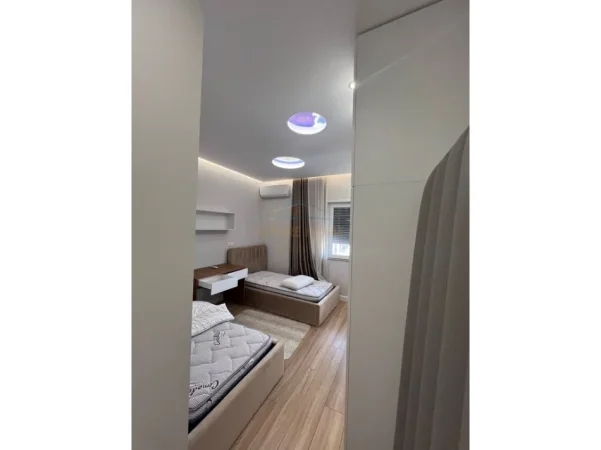 Tirane, shitet apartament 2+1+Aneks+Ballkon Kati 9, 102 m² 300.000 € 