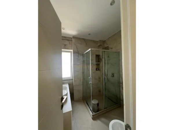 Tirane, shitet apartament 2+1+Aneks+Ballkon Kati 9, 102 m² 300.000 € 