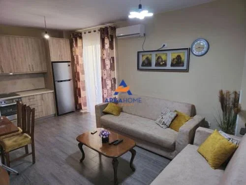 Tirane, jepet me qera apartament 1+1+Ballkon Kati 2, 70 m² 482 € 