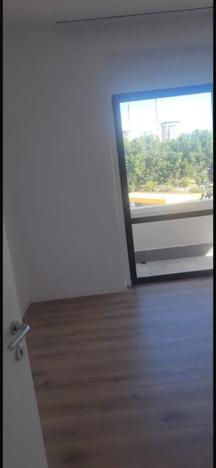 Ambient per zyra me qira ne tek rruga e Elbasanit.