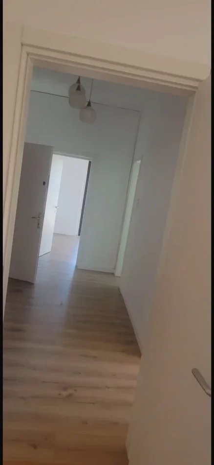 Ambient per zyra me qira ne tek rruga e Elbasanit.