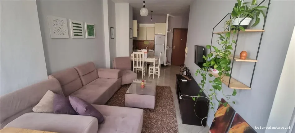 Tirane, jepet me qera apartament 1+1 Kati 5, 50 m² 600 € (rruga 4 Deshmoret)