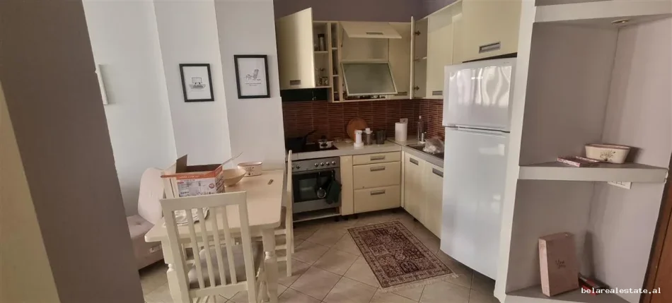 Tirane, jepet me qera apartament 1+1 Kati 5, 50 m² 600 € (rruga 4 Deshmoret)