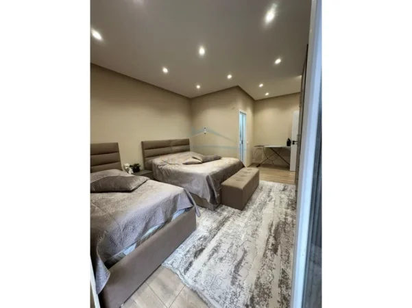Tirane, shitet apartament 2+1+Aneks+Ballkon Kati 2, 112 m² 199.000 € 
