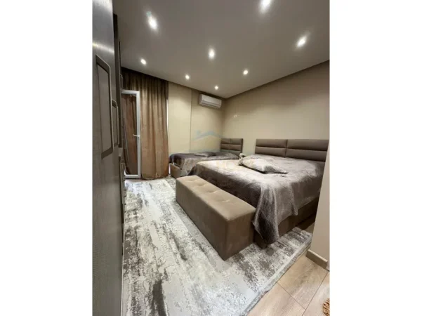 Tirane, shitet apartament 2+1+Aneks+Ballkon Kati 2, 112 m² 199.000 € 