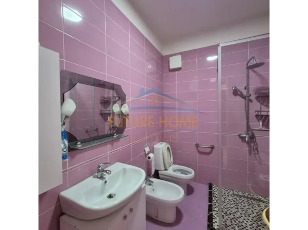Tirane, shitet apartament 1+1 Kati 2, 72 m² 200.000 € (Komuna e Parisit)