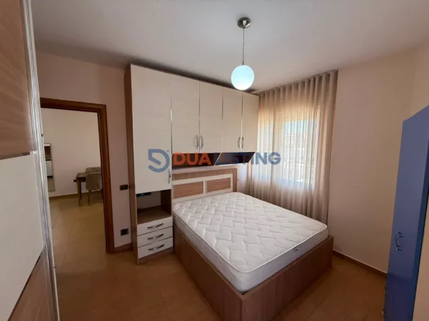 Tirane, jepet me qera apartament 1+1+Aneks+Ballkon Kati 4, 80 m² 550 € (zogu i zi)
