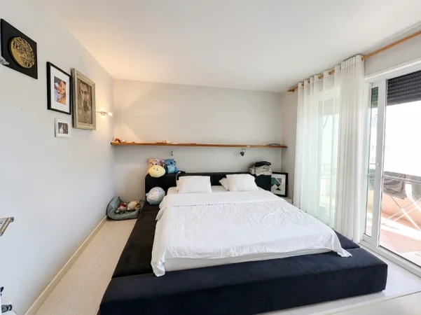 Tirane, jepet me qera apartament 2+1 , 100 m² 1.000 € 