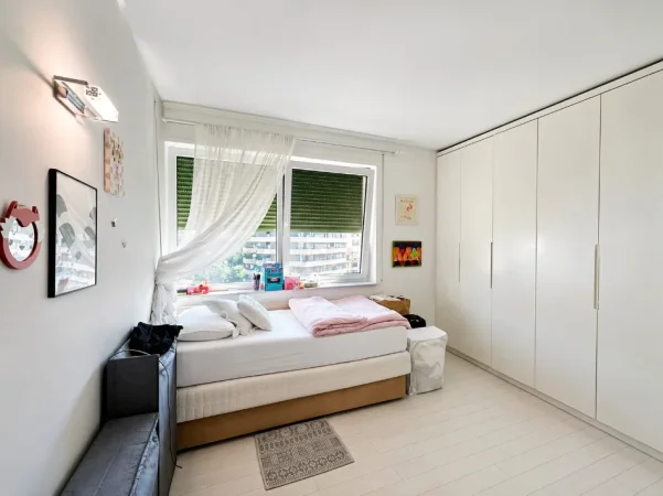 Tirane, jepet me qera apartament 2+1 , 100 m² 1.000 € 