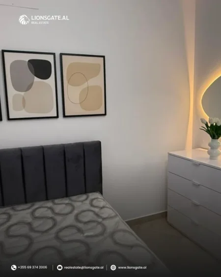 Tirane, jepet me qera apartament 2+1 , 85 m² 800 € 