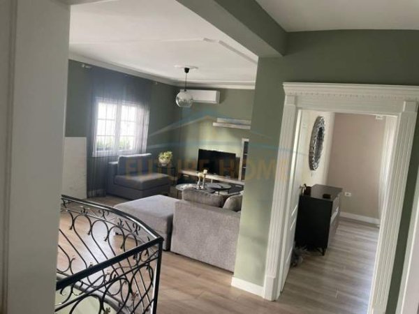 Tirane, shes Vile 4+1+A+BLK Kati 0, 360 m² 320.000 Euro