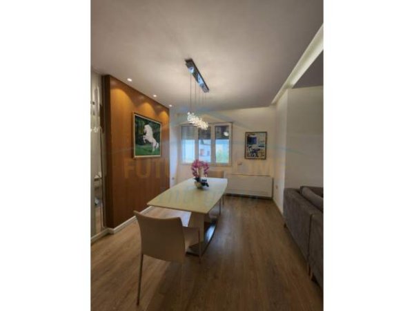 Tirane, shitet apartament 2+1 Kati 3, 118 m² 220.000 Euro (Pazari i Ri)