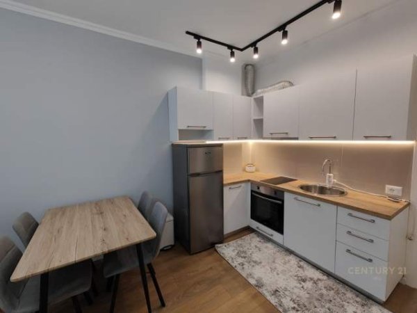 Tirane, jepet me qera apartament Kati 1, 60 m² 600 Euro (liqeni i thate)