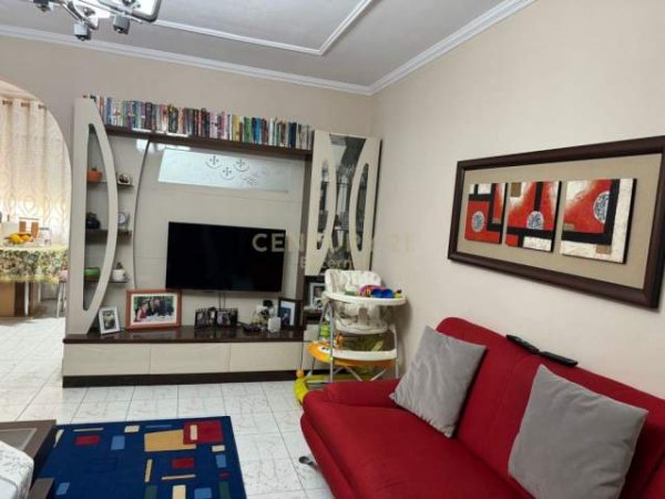 Tirane, jepet me qera apartament 2+1+A+BLK Kati 4, 120 m² 500 Euro (sheshi willson)