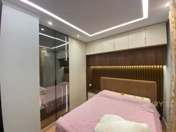Tirane, jepet me qera apartament 1+1+A 60 m² 500 Euro