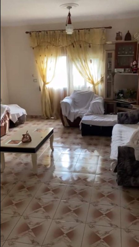 Tirane, jepet me qera apartament 2+1 Kati 2, 100 m² 30.000 Leke (Rruga Jordan Misja)