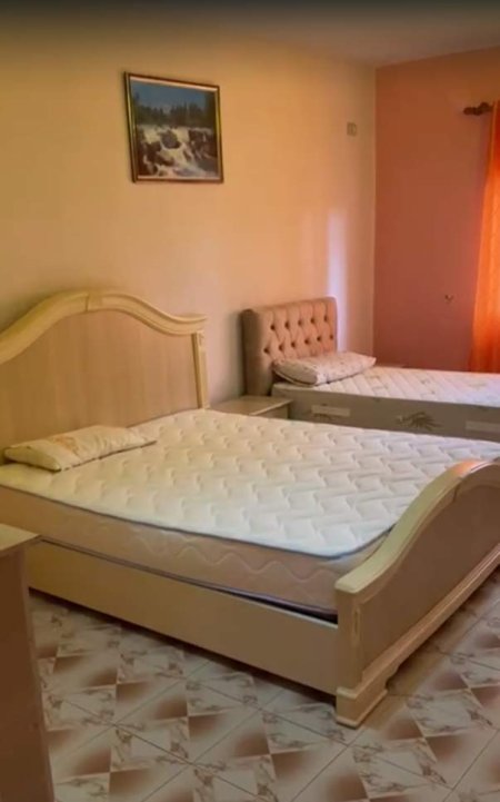 Tirane, jepet me qera apartament 2+1 Kati 2, 100 m² 30.000 Leke (Rruga Jordan Misja)