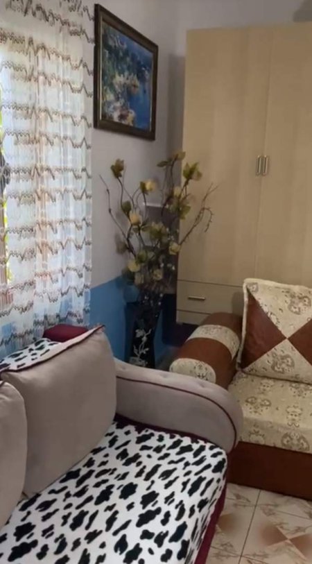 Tirane, jepet me qera apartament 2+1 Kati 2, 100 m² 30.000 Leke (Rruga Jordan Misja)