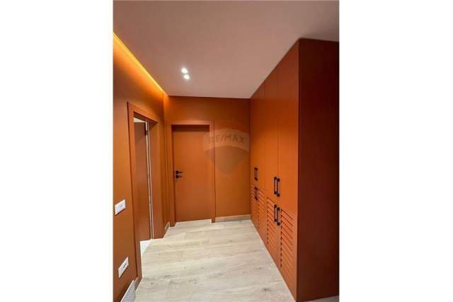 Tirane, jepet me qera apartament 1+1+BLK 60 m² 500 Euro (Medreseja)