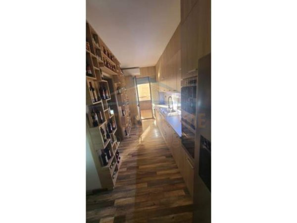 Tirane, shitet apartament 60 m² 72.000 Euro (Linze)