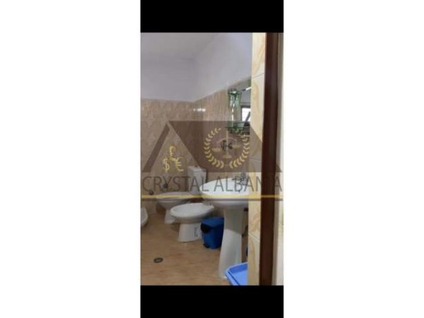 Tirane, jap me qera apartament 2+1+A Kati 2, 100 m² 300 Leke (Rruga Jordan Misja)