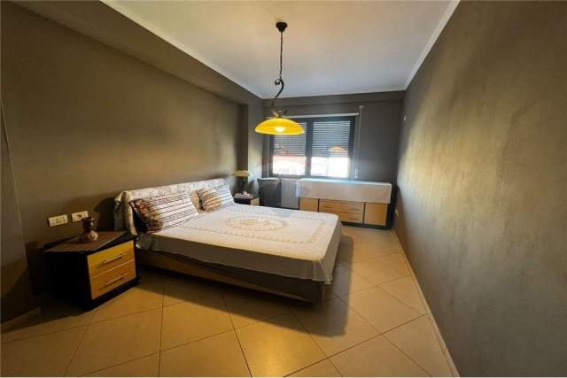 Tirane, jepet me qera apartament 2+1 Kati 4, 110 m² 550 Euro (Rruga Mihal Grameno)