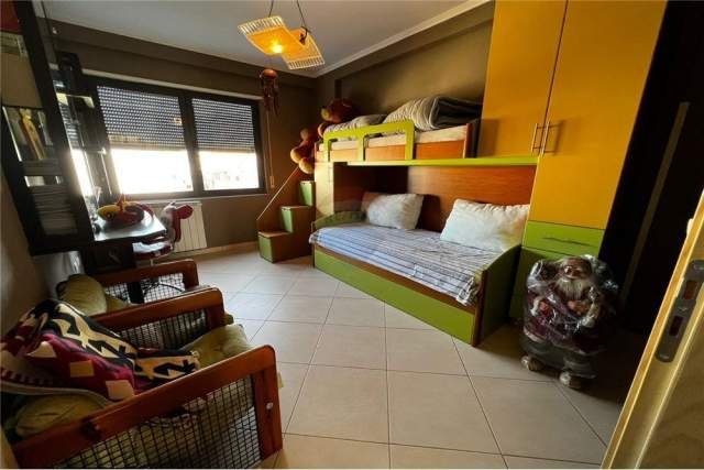 Tirane, jepet me qera apartament 2+1 Kati 4, 110 m² 550 Euro (Rruga Mihal Grameno)