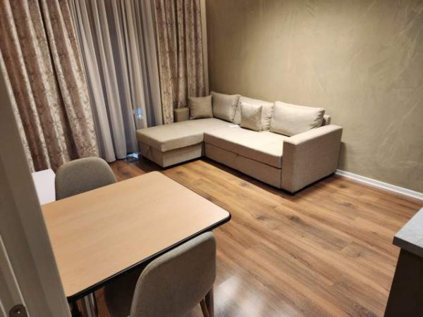 Tirane, jepet me qera apartament 1+1+BLK Kati 3, 60 m² 450 Euro (Rruga e Barrikadave)