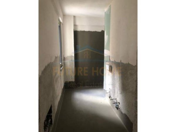 Tirane, shitet apartament 1+1 Kati 2, 78 m² 90.000 Euro (UNAZA E RE)