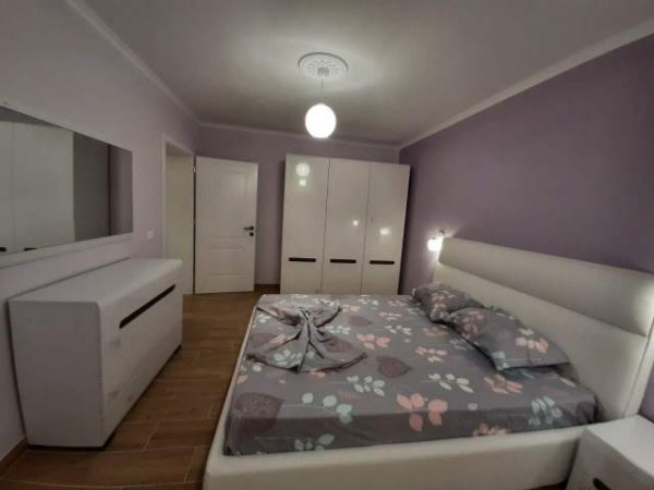 Tirane, jap me qera apartament 2+1 Kati 2, 90 m² 450 Euro (Rruga Kongresi Manastirit)