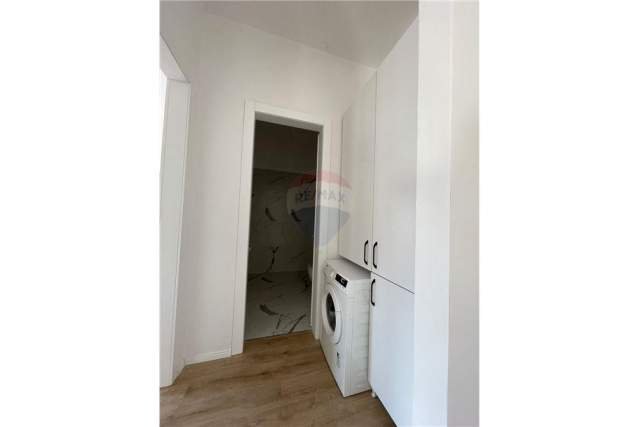 Tirane, jepet me qera apartament 1+1+BLK Kati 8, 65 m² 600 Euro (rruga kavajes)