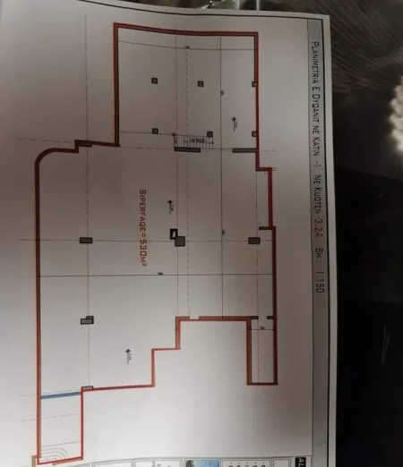 Tirane, jepet me qera ambjent biznesi Kati -1, 530 m² 25.000 Euro (rruga e dibres)