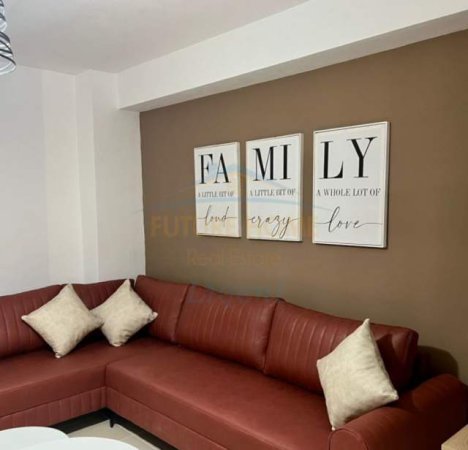 Tirane, jepet me qera apartament 3+1 Kati 1, 140 m² 900 Euro (Kodra e Diellit)