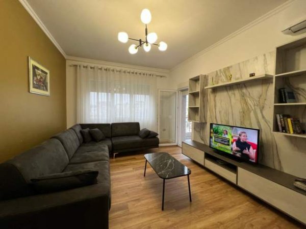 Tirane, jepet me qera apartament 2+1+BLK Kati 8, 110 m² 1.000 Euro (rruga ismail qemali)