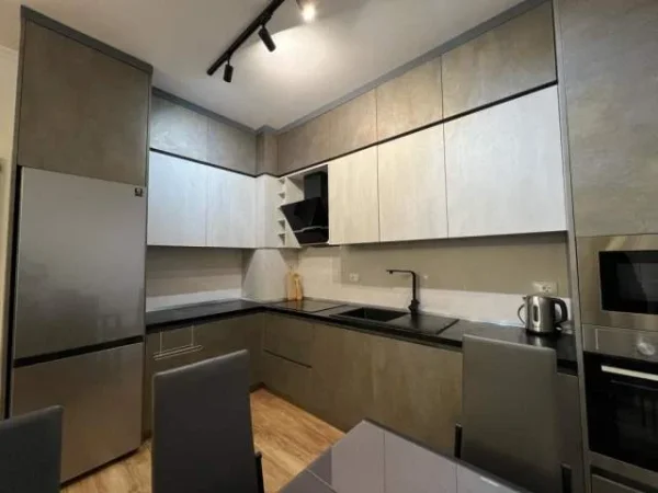 Tirane, jepet me qera apartament 2+1+BLK Kati 8, 110 m² 800 Euro (rruga ismail qemali)