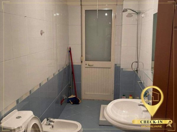 Tirane, jepet me qera 1+1+A+BLK Kati 3, 80 m² 350 Euro (Rruga e Kavajes)
