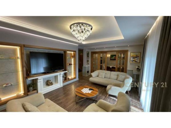 Tirane, shes apartament 3+1+3 +2 POSTE PARKIMI 203 m² 480.000 Euro (Liqeni i Thatë)