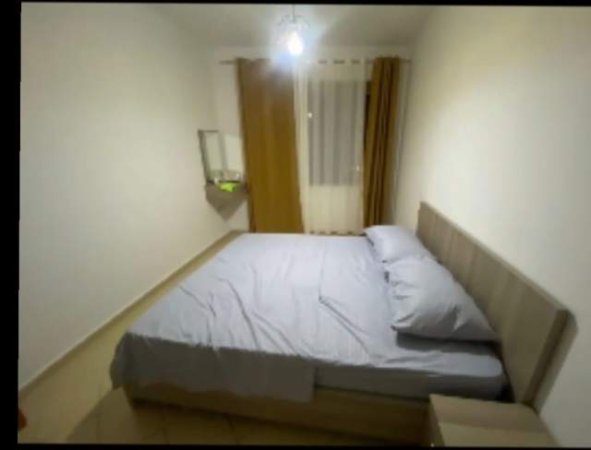 Tirane, jepet me qera apartament 1+1 Kati 4, 70 m² 400 Euro (Bulevardi Migjeni)
