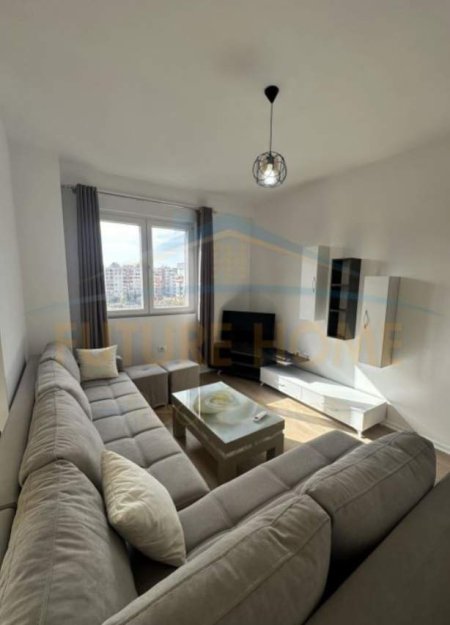 Tirane, jepet me qera apartament 2+1 Kati 5, 135 m² 550 Euro (Yzberisht, Kompleksi Grand Gallery)