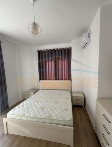 Tirane, jepet me qera apartament 2+1 Kati 5, 135 m² 550 Euro (Yzberisht, Kompleksi Grand Gallery)